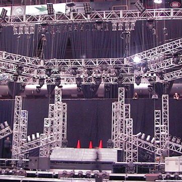 aluguel de boxtruss e estrutura metalica para eventos e backdrop